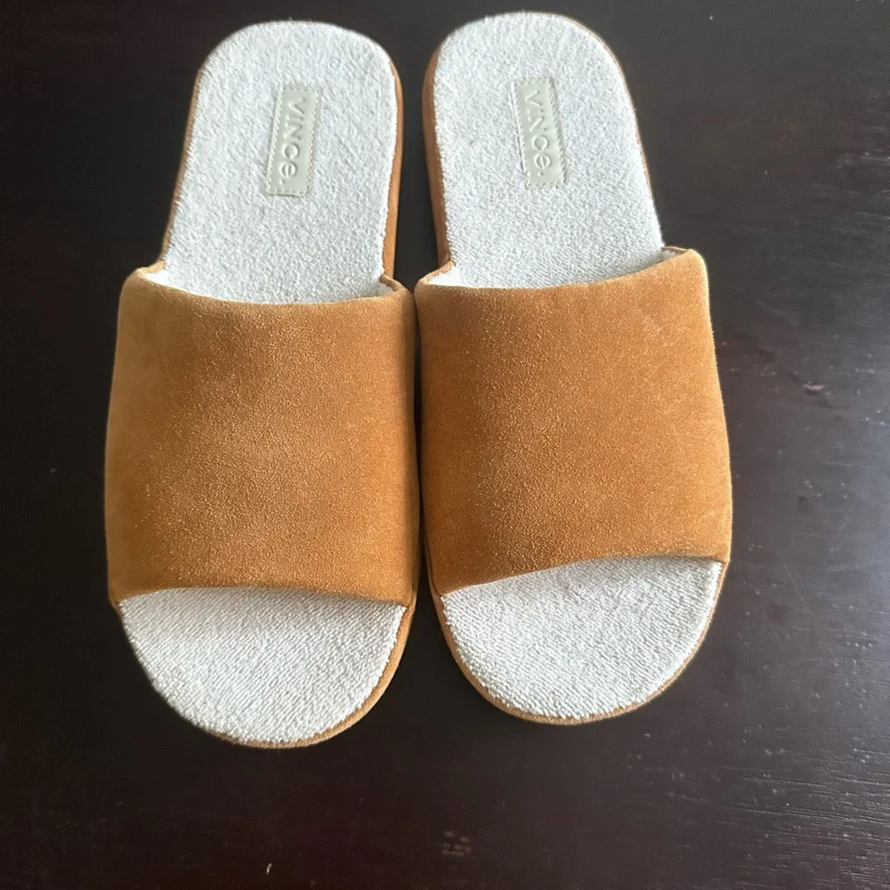 New Vince Karina-2 indoor/outdoor tan suede sandals size 8 - Picture 4 of 7